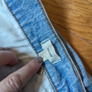 Madewell balloon jeans in light blue denim.